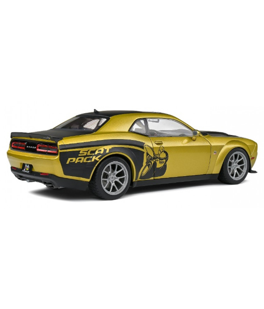 Модель автомобиля 1:18 Dodge Challenger R/T Scat Pack Widebody Gold 2020