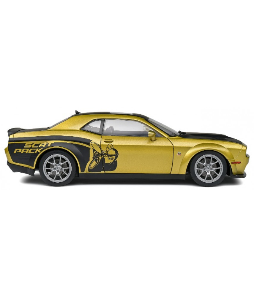 Модель автомобиля 1:18 Dodge Challenger R/T Scat Pack Widebody Gold 2020