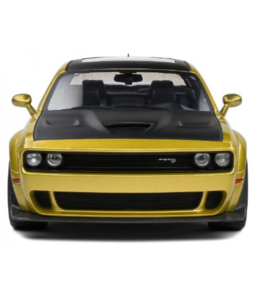 Модель автомобиля 1:18 Dodge Challenger R/T Scat Pack Widebody Gold 2020