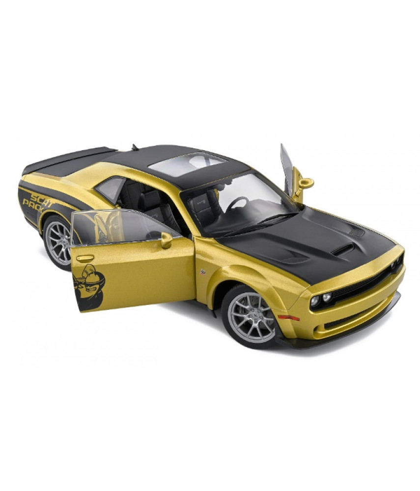 Модель автомобиля 1:18 Dodge Challenger R/T Scat Pack Widebody Gold 2020